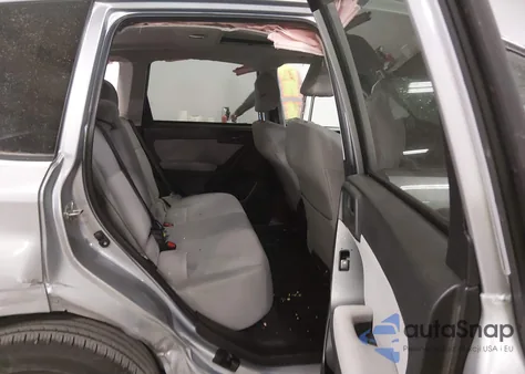 2015 Subaru Forester 2.5I Premium из США, поврежденный, VIN JF2SJAFC1FH404630